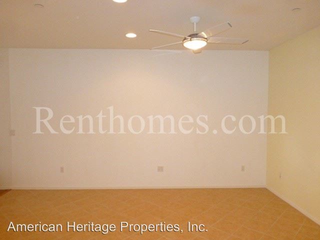 Foto del edificio - 8834 Spectrum Center Blvd