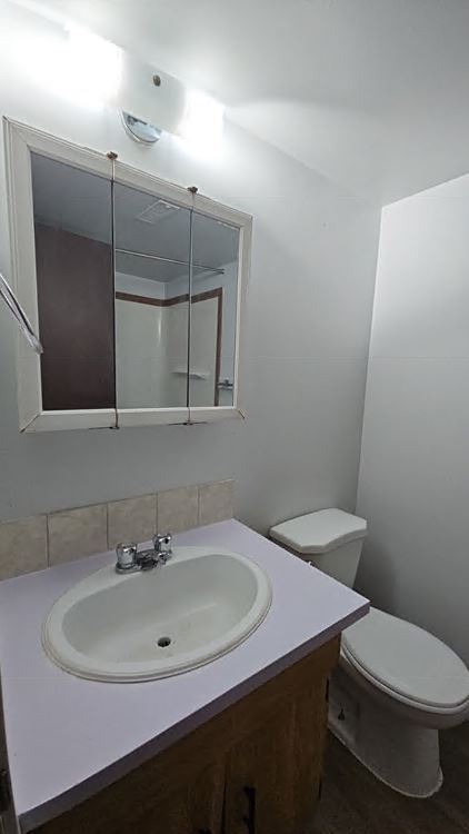 Photo du bâtiment - 2 Bed 1 Bath Unit in Red Deer, AB