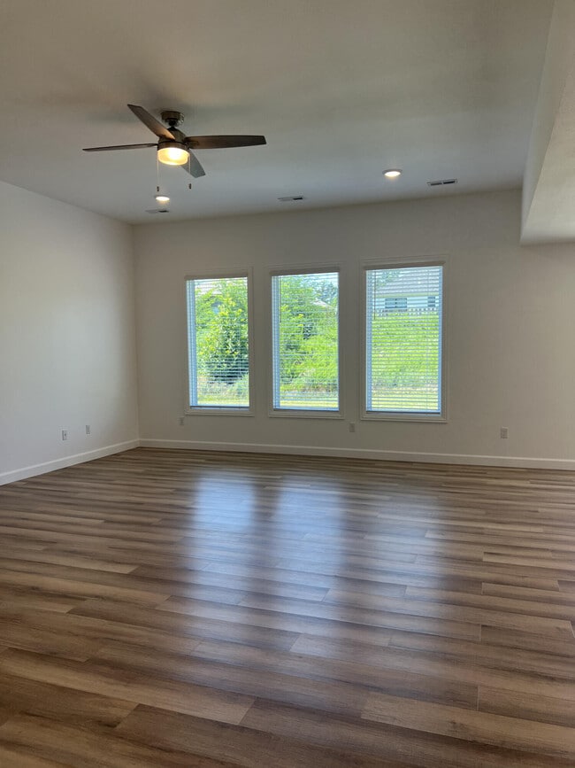 Foto del edificio - 3713 Swan Ct