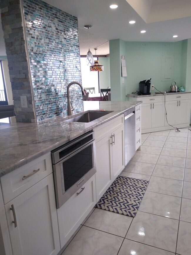 Building Photo - 2400 S Ocean Dr