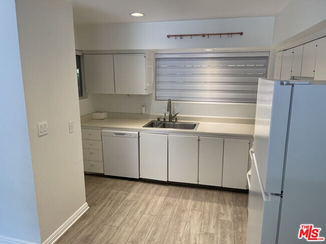 Foto del edificio - 2612 Torrey Pines Rd
