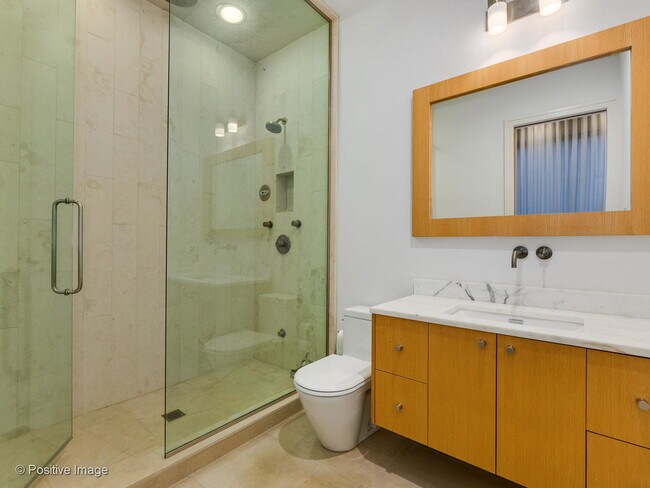 Foto del edificio - 1302 W Erie St