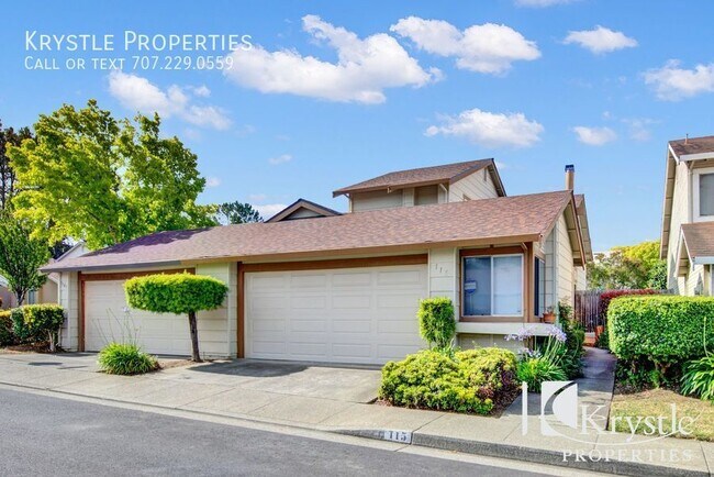 Building Photo - Beautiful duplex with huge backyard