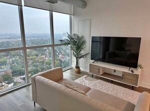 Building Photo - 5249 Dundas St W