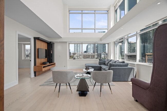 Building Photo - 500 Queens Quay W