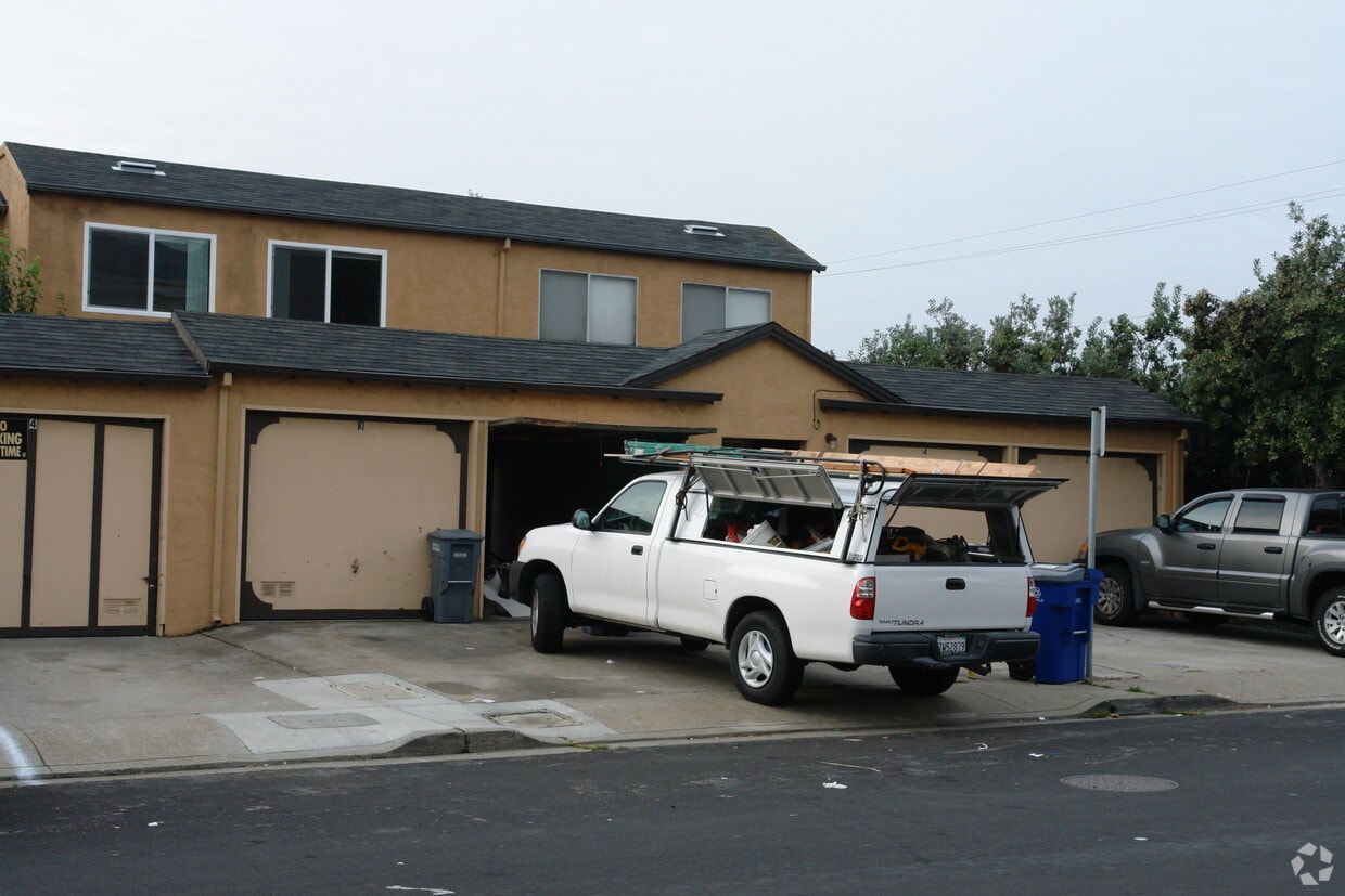Building Photo - 991 Brusco Way
