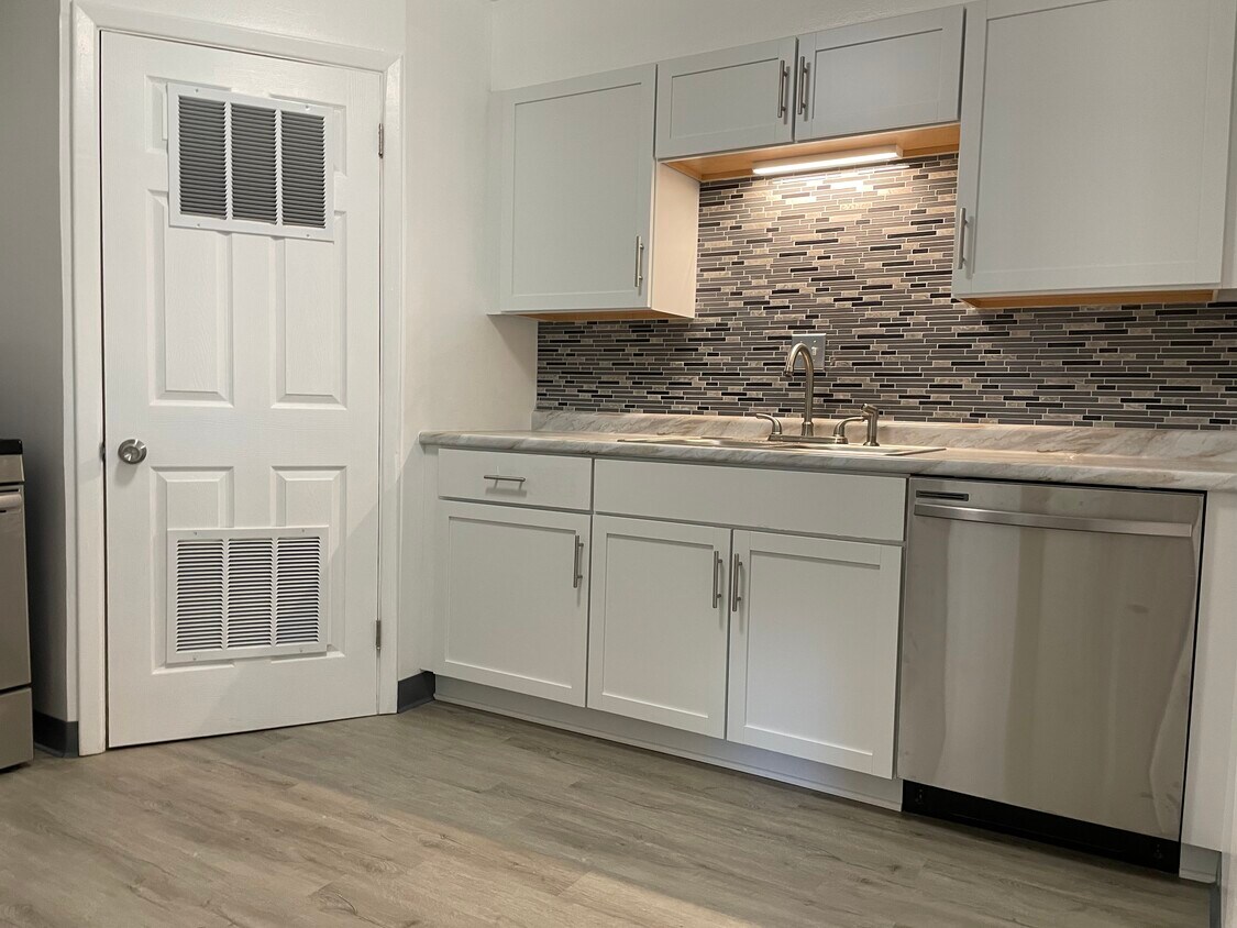 Foto principal - 1555 Mayfair Blvd
