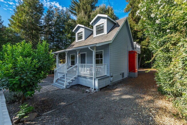 Building Photo - Charming 1 bed 1 bath Yountville home w/ b...