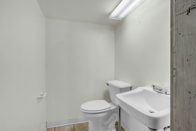 Building Photo - 5311 Wickliff St