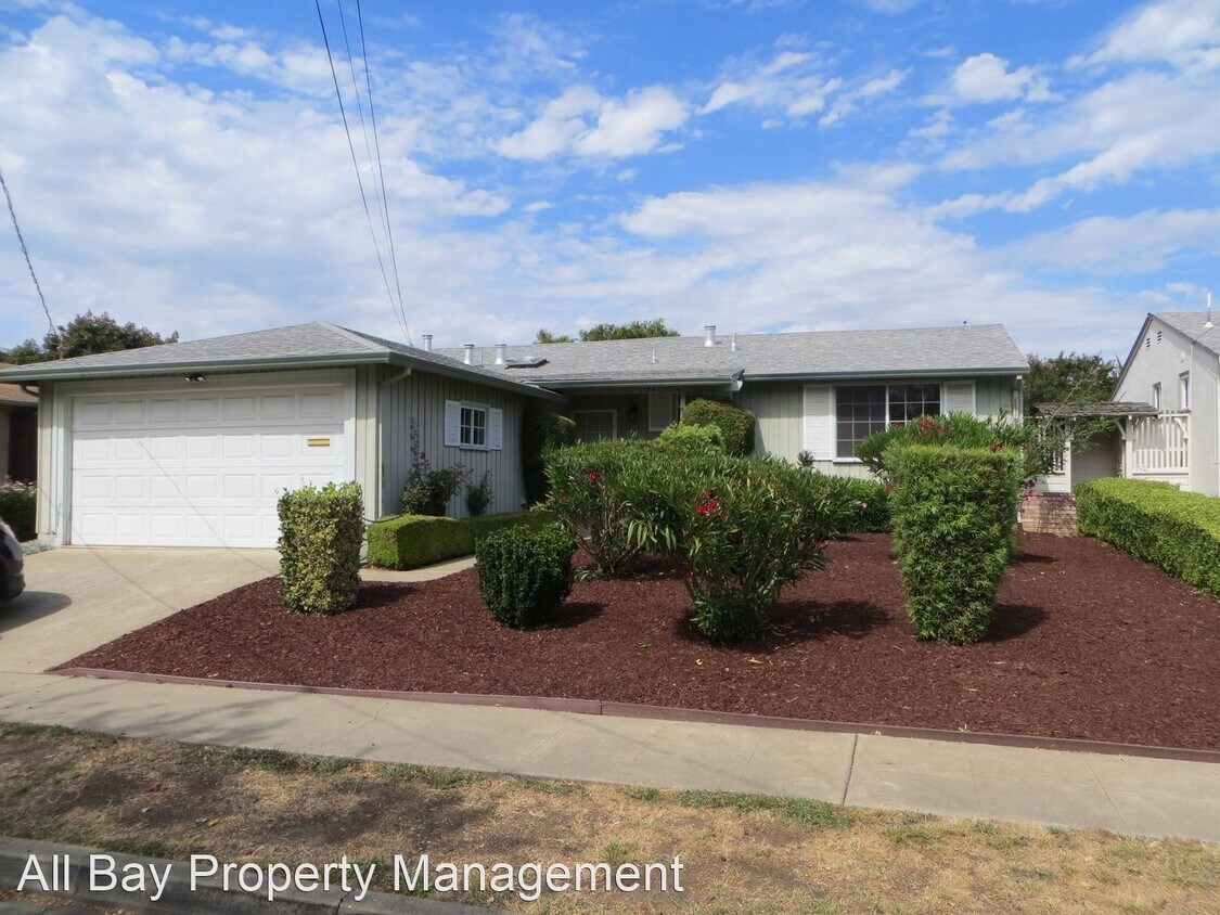 Foto principal - 3 br, 2 bath House - 31022 Birkdale Way