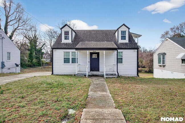 Building Photo - Charming Duplex 2BR + Upstairs 1BR Studio