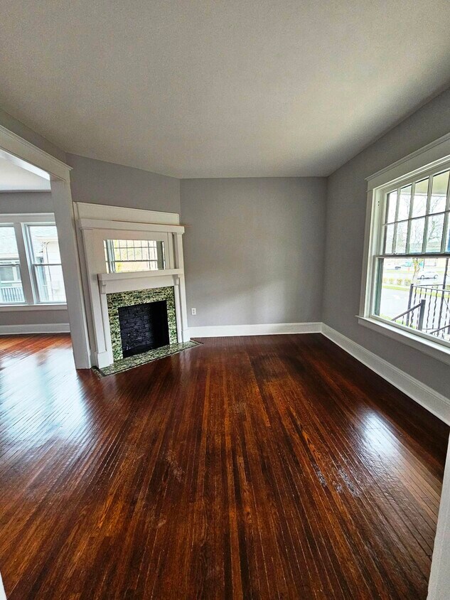 Primary Photo - 27 Florida St