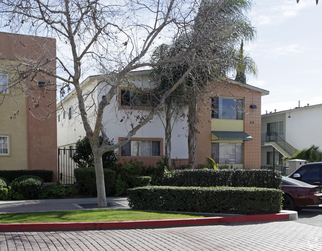 Building Photo - 939 S Minnie St