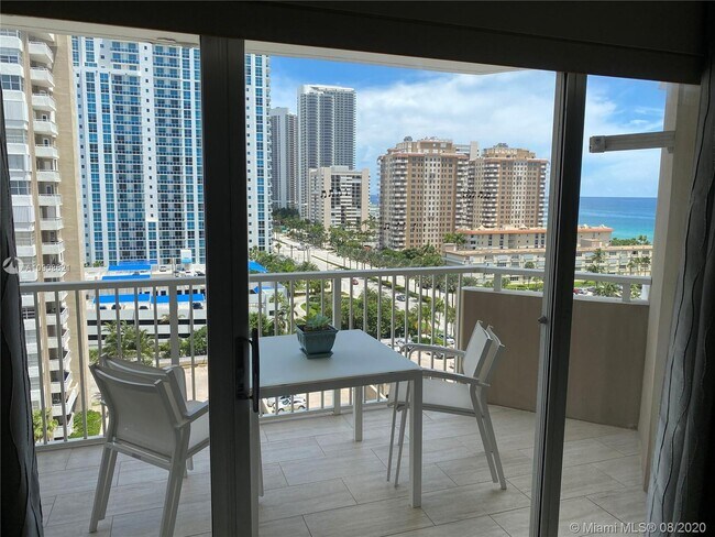 Foto del edificio - 1985 S Ocean Dr