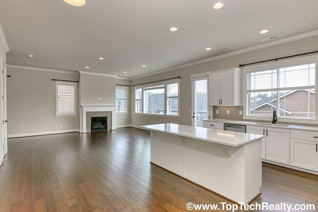 Building Photo - Lovely Beaverton Home 3BR, 2.5 BTH Great Location & A+Schools!