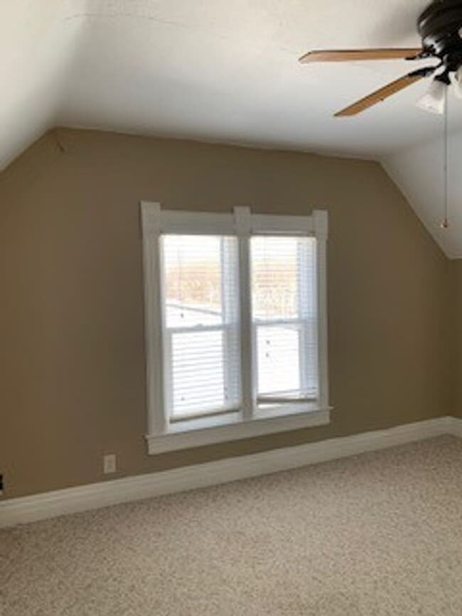 Building Photo - 815 1st St