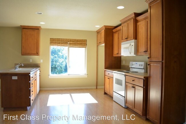 Building Photo - 17682 S Fieldstone Ct