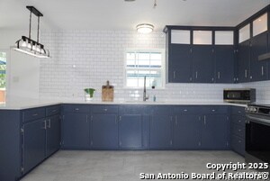 Foto del edificio - 6751 Green Valley Rd