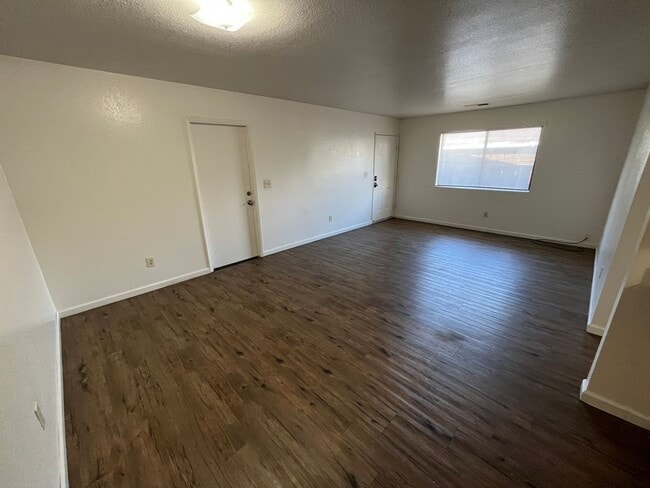 Building Photo - 1356