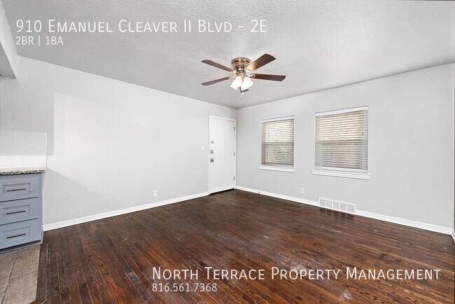 Foto del edificio - Cute 2B near Plaza with W/D, hardwood floo...