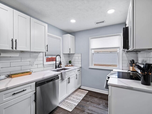 Foto del edificio - 6771 Greenleaf Ave