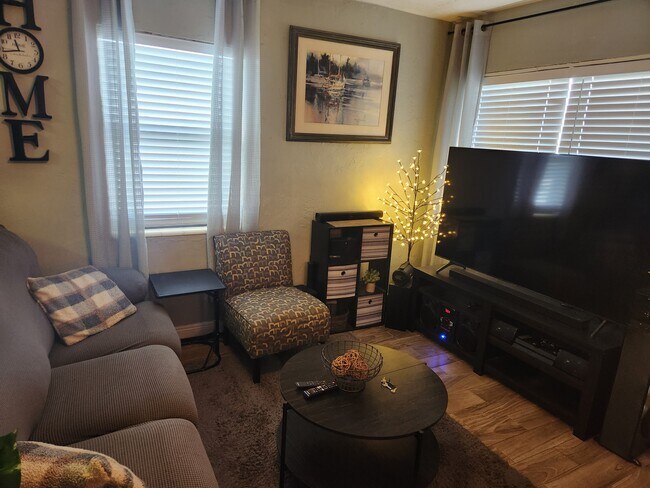 sala de estar - 1845 Pembroke Rd