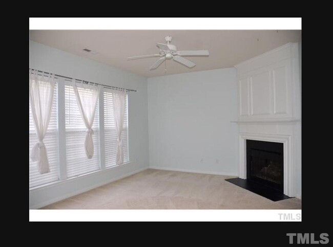 Building Photo - 504 Apricot Cir