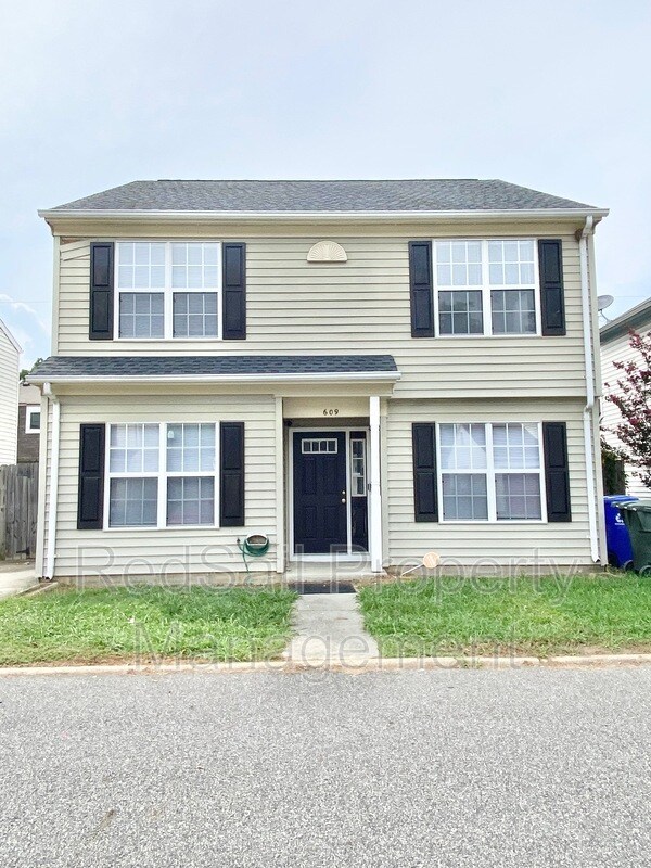 Foto principal - 609 McLaw Dr