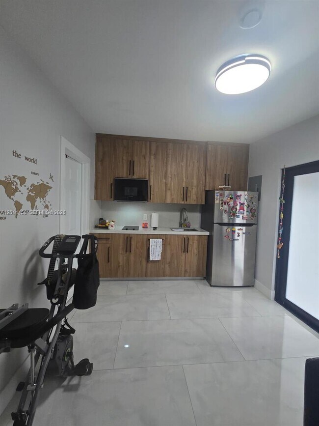 Foto del edificio - 801 NW 35th Ave