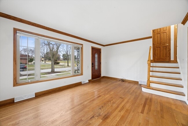 Building Photo - 4413 Clausen Ave