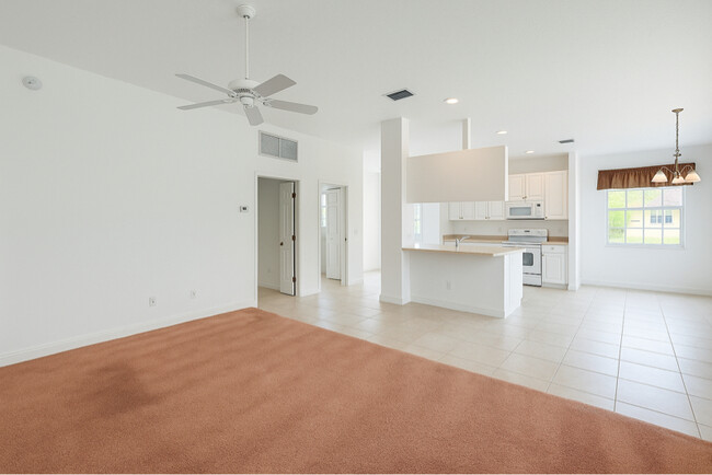 Foto del edificio - 12040 SW Elsinore Dr