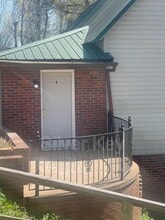 Building Photo - 154 S Jackson St