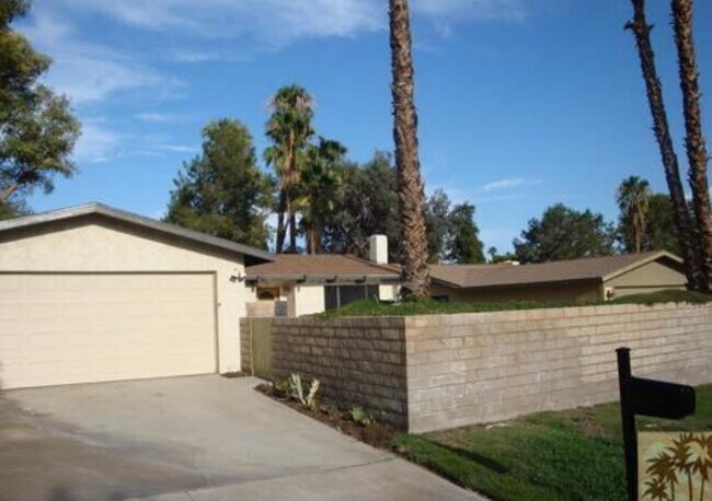 Foto del edificio - 43548 Virginia Ave