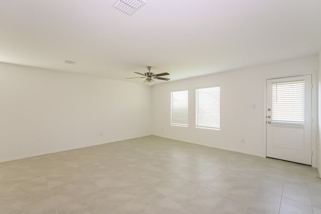 Building Photo - 14704 Red Arroyo Ln