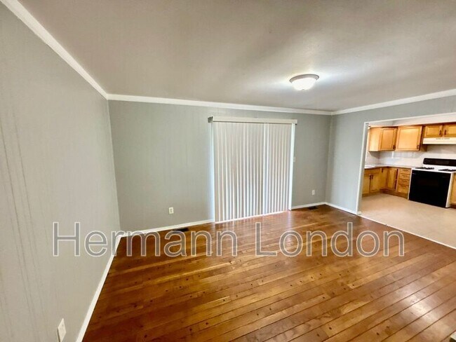 Building Photo - 617 Science Hill Dr