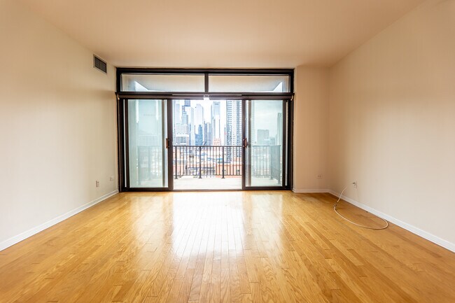 Building Photo - 435 W Erie St