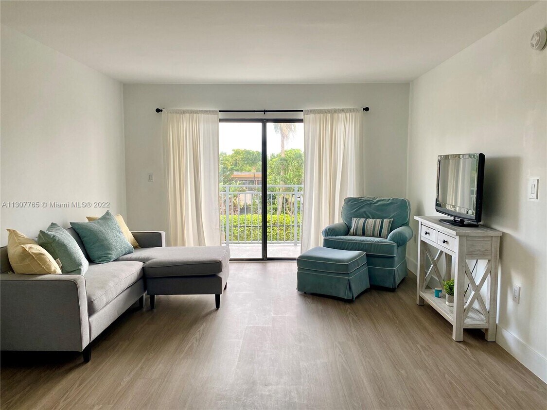 2233 Calais Dr Unit 32, Miami Beach, FL 33141 Condo for Rent in Miami