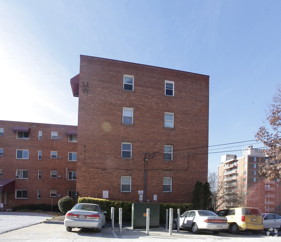 Building Photo - The Sherwood Apartments