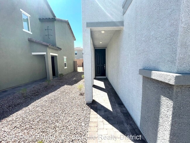 Building Photo - 5 br, 3 bath House - 8159 Guadiano Ave.