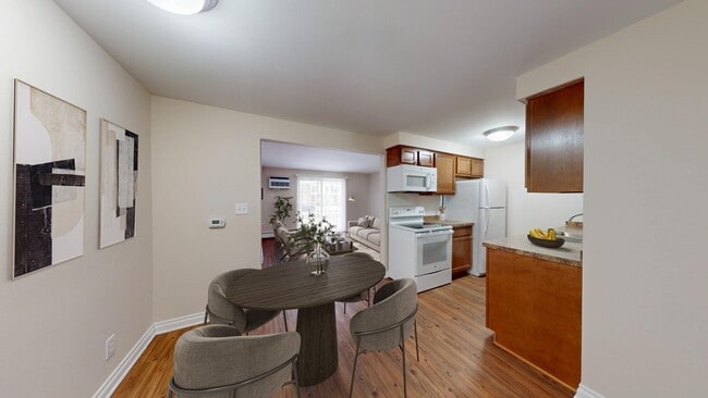 Building Photo - Emerson Square