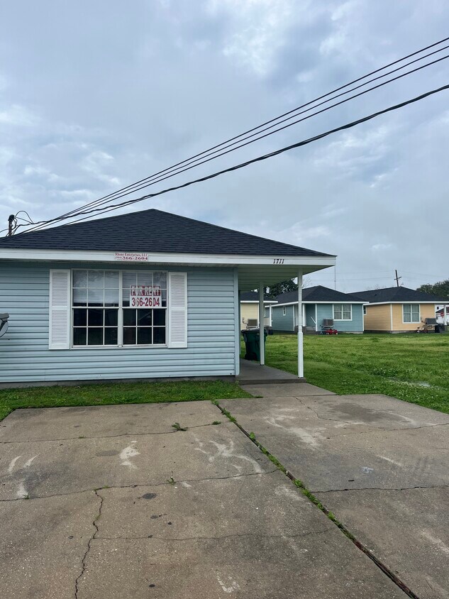 Foto principal - 1711 Weyer St
