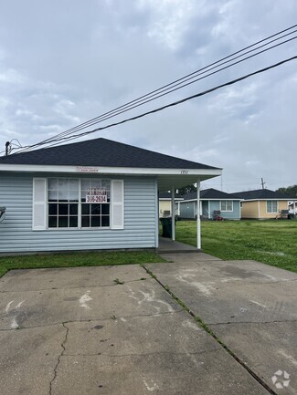 Building Photo - 1711 Weyer St