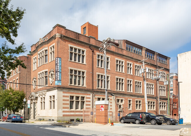 Foto del edificio - The Calvert School Apartments