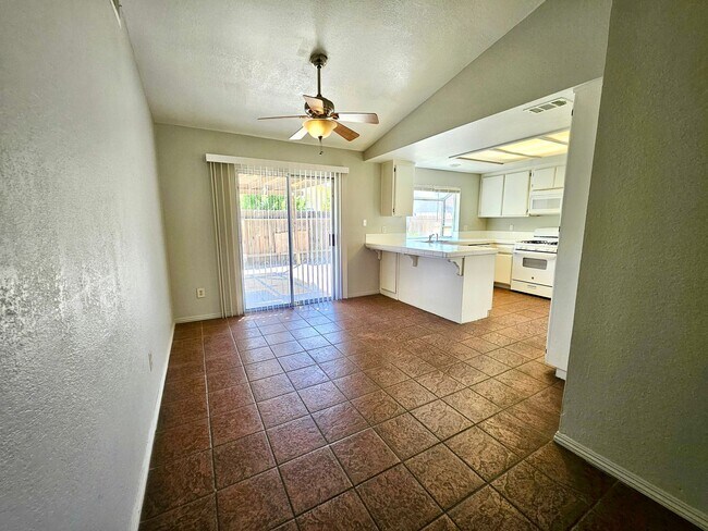 Foto del edificio - New Listing!