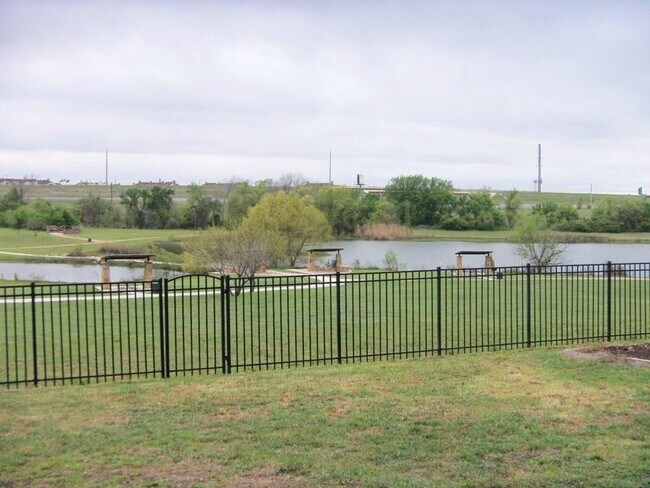 Foto del edificio - 217 Lakemont Dr