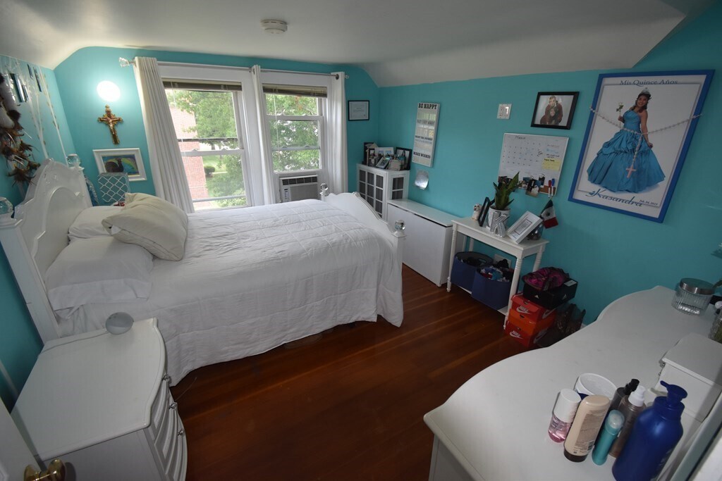 Foto principal - 343 Hollis St