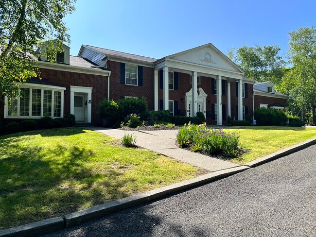 Frente de Riverhouse - 100 Haviland Rd