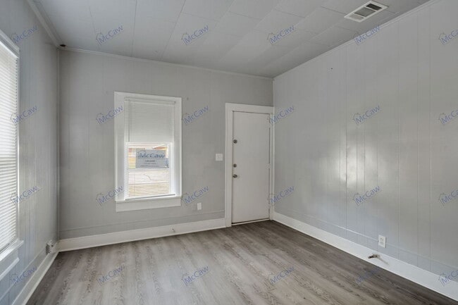 Building Photo - 3009 Hollywood Ave