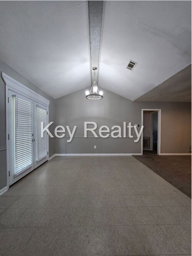 Foto del edificio - 2412 Greenway Dr