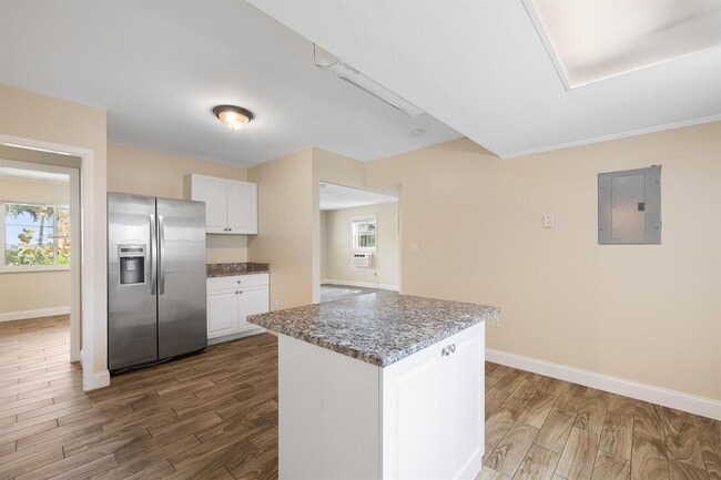 Building Photo - 5409 N Flagler Dr